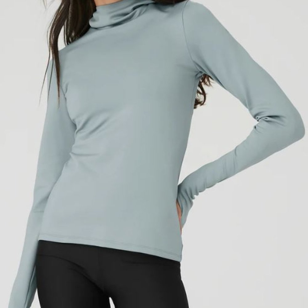 Alo Airlift Winter Warm Hooded Runner size Large